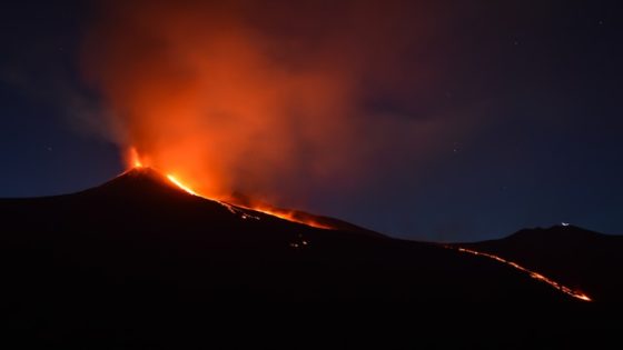 تفسير رؤية البركان في المنام للعزباء والمتزوجة والحامل والرجل