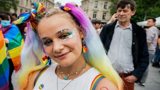 رؤية امرأة جميلة في المنام للعزباء