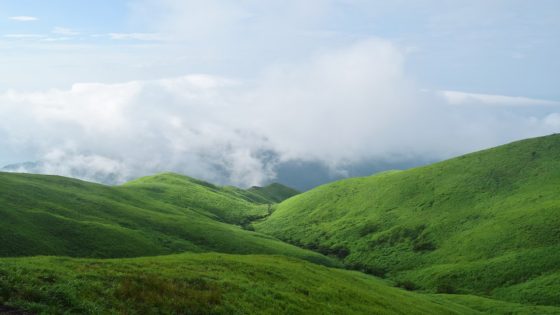 تفسير التل في الحلم رؤية صعود التل في المنام